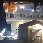 Vesi Apartment